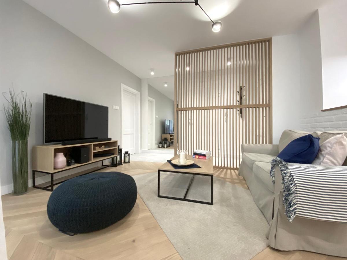 Mycherry - Old Town Apartment - Wiezienna 21C Вроцлав Екстер'єр фото