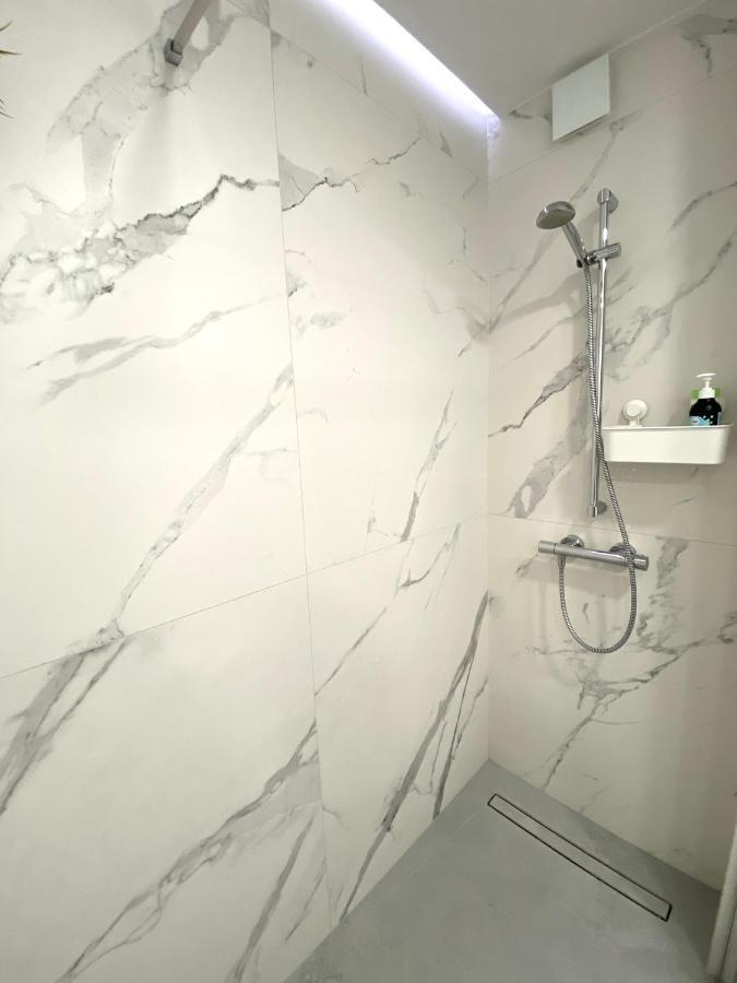 Mycherry - Old Town Apartment - Wiezienna 21C Вроцлав Екстер'єр фото